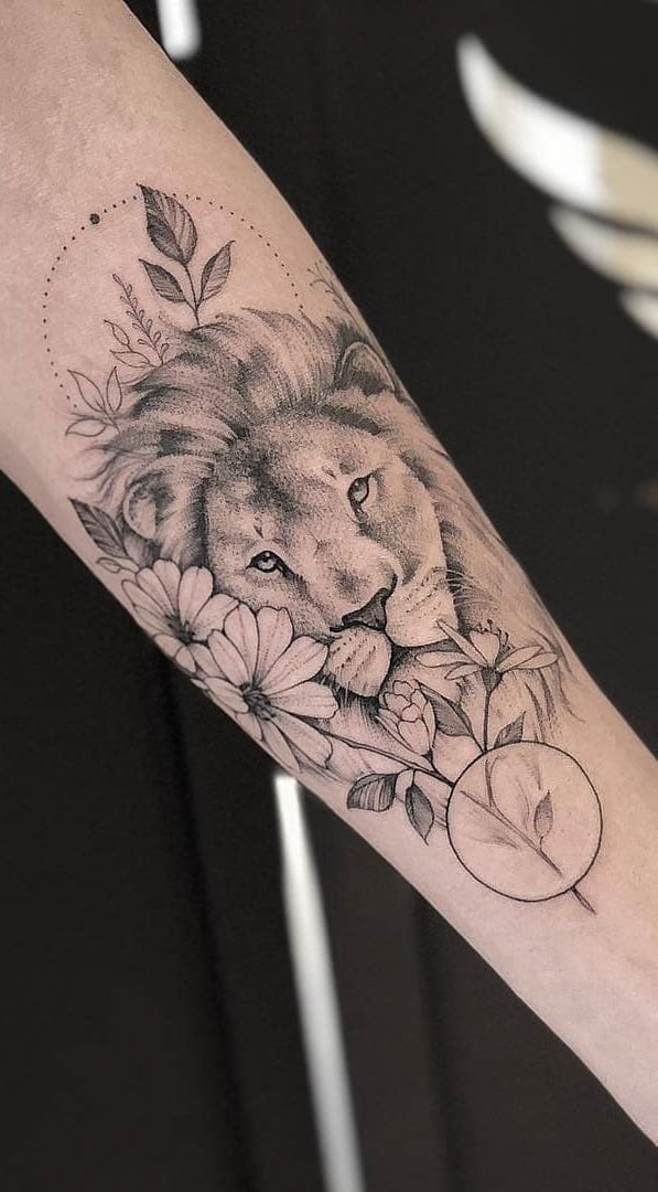 tatuaje masculino leon 12