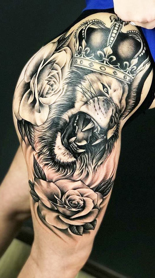 tatuaje masculino leon 172