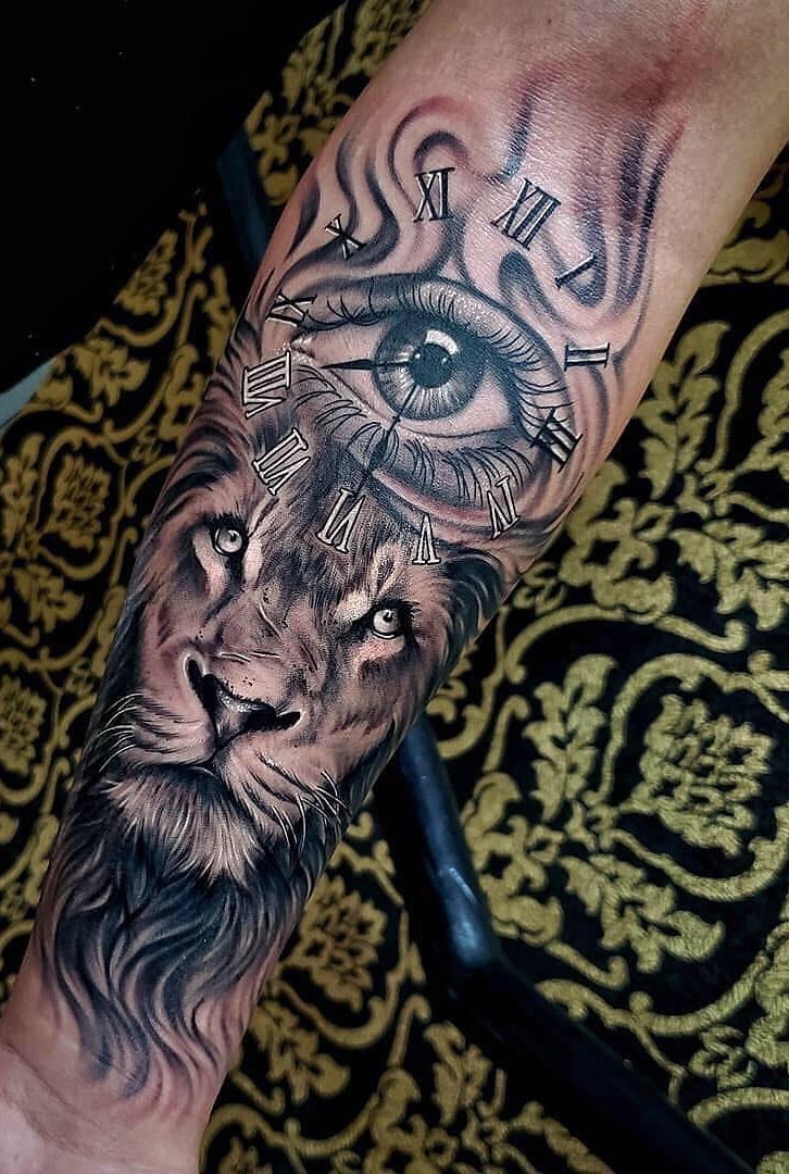 tatuaje masculino leon 53