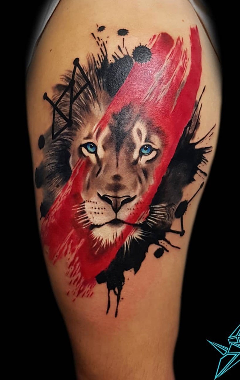 tatuaje masculino leon 59