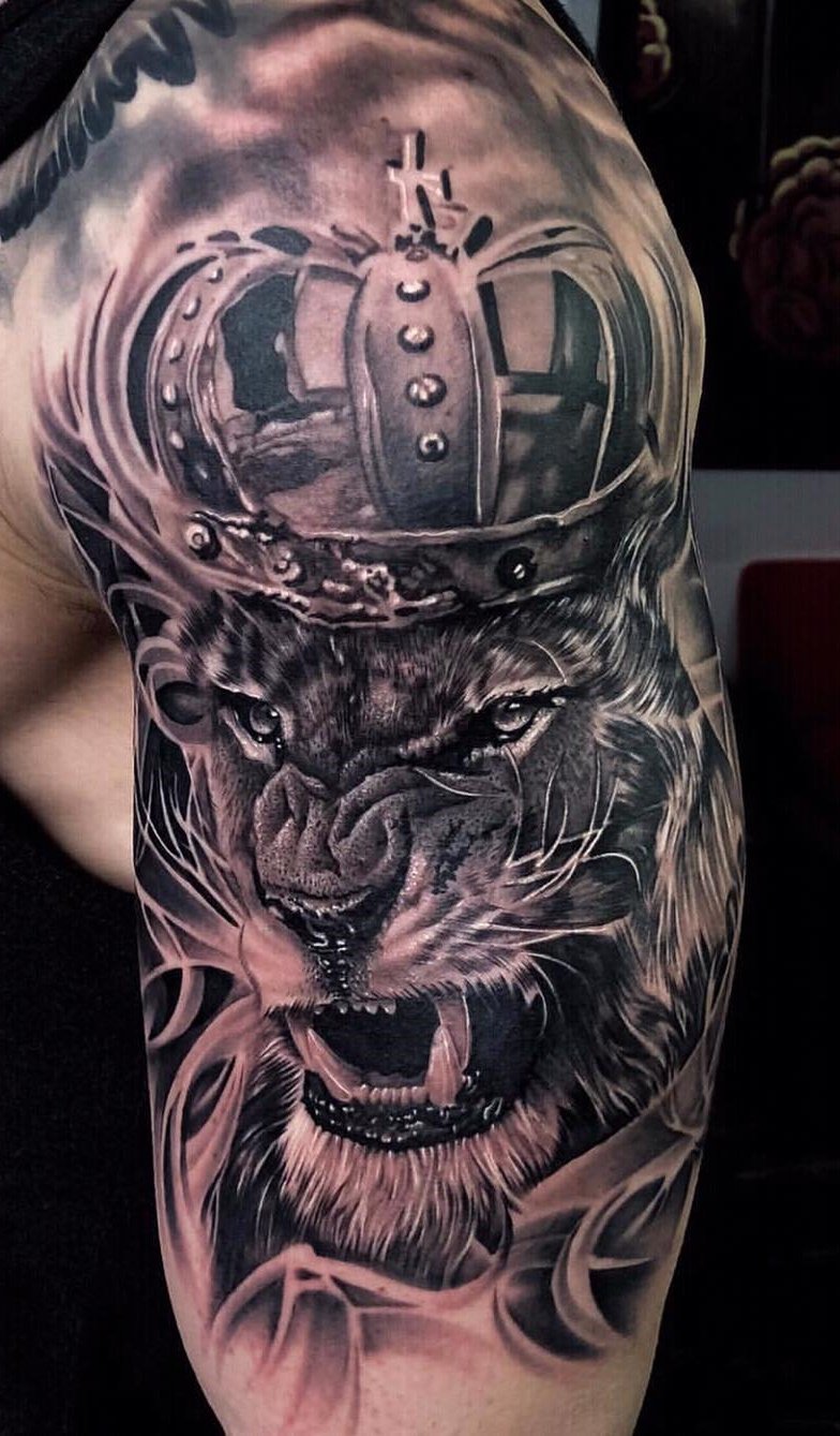 tatuaje masculino leon 62