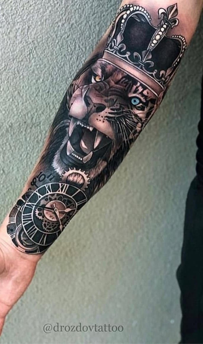 tatuaje masculino leon 83