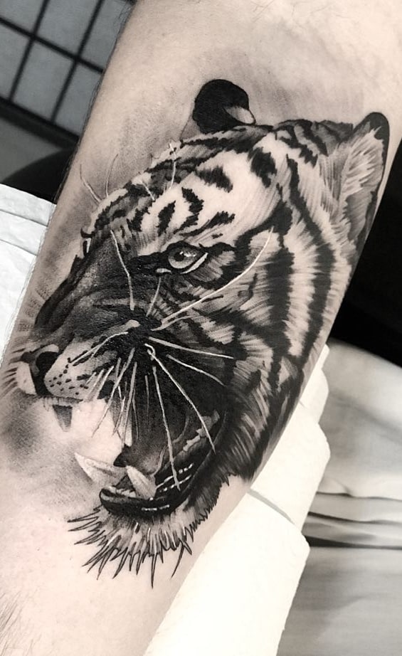 tatuaje tigre 93
