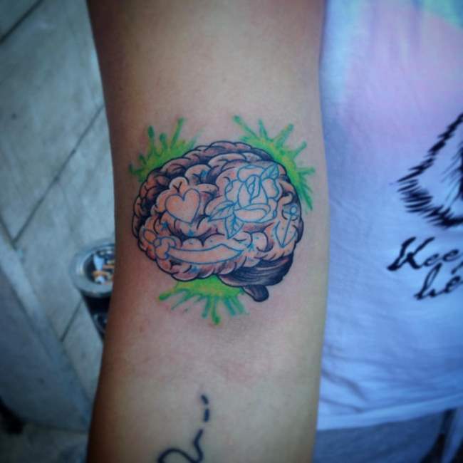 tattoo cerebro 90