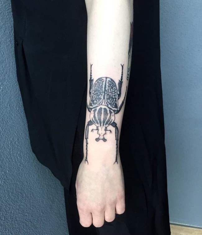 tattoo escarabajo 08