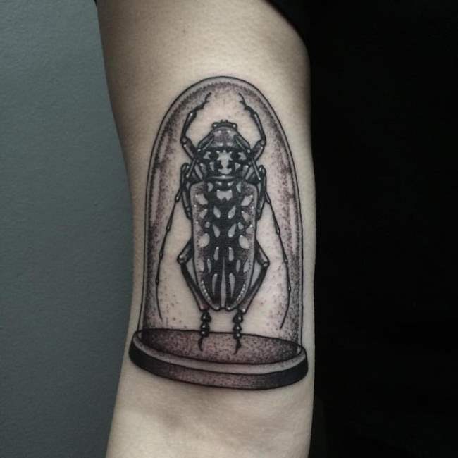 tattoo escarabajo 60