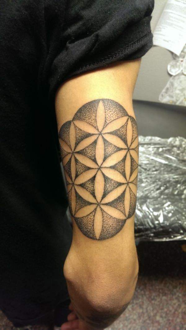 tattoo geometria sagrada 148