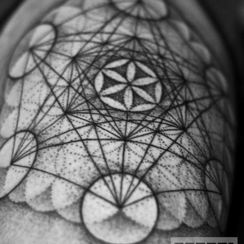 tattoo geometria sagrada 164