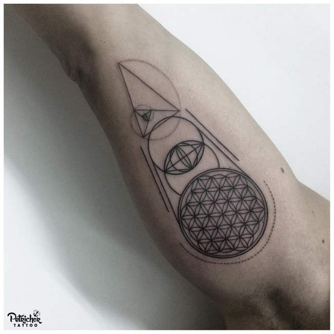 tattoo geometria sagrada 262