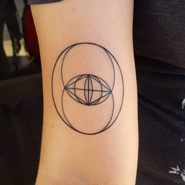 tattoo geometria sagrada 280