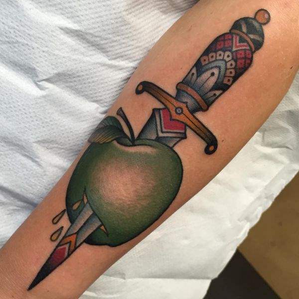 tattoo manzana 16