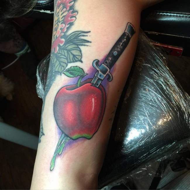 tattoo manzana 36