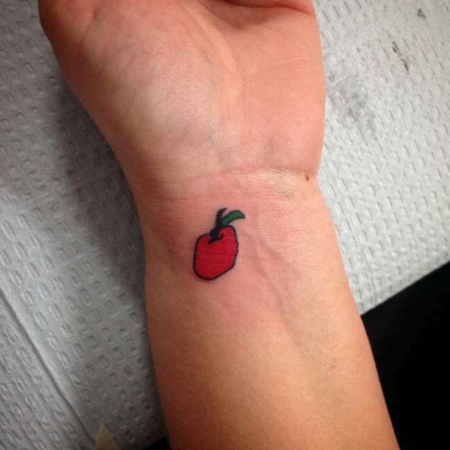 tattoo manzana 52