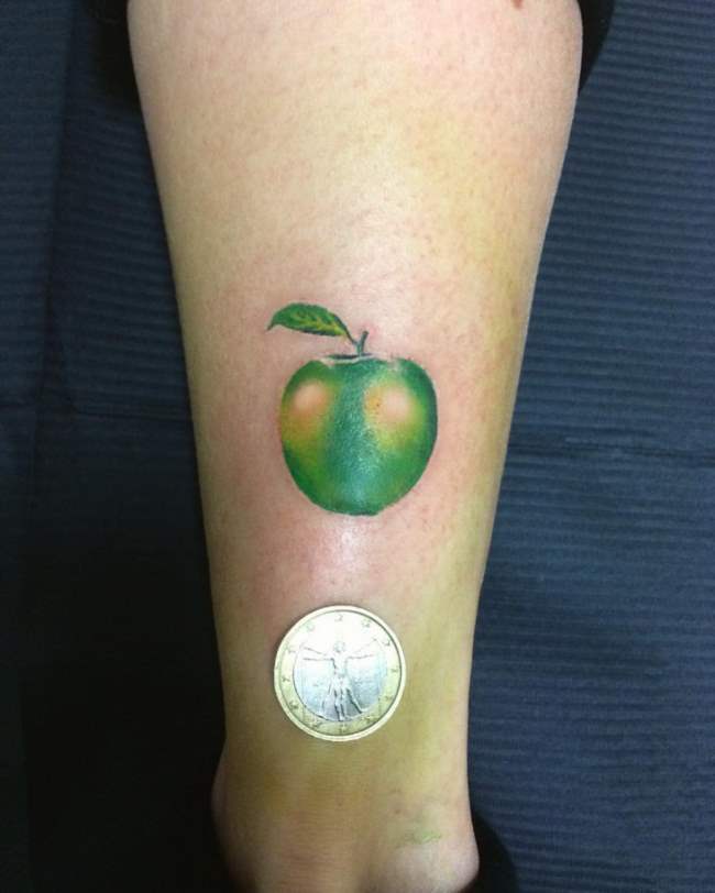 tattoo manzana 74