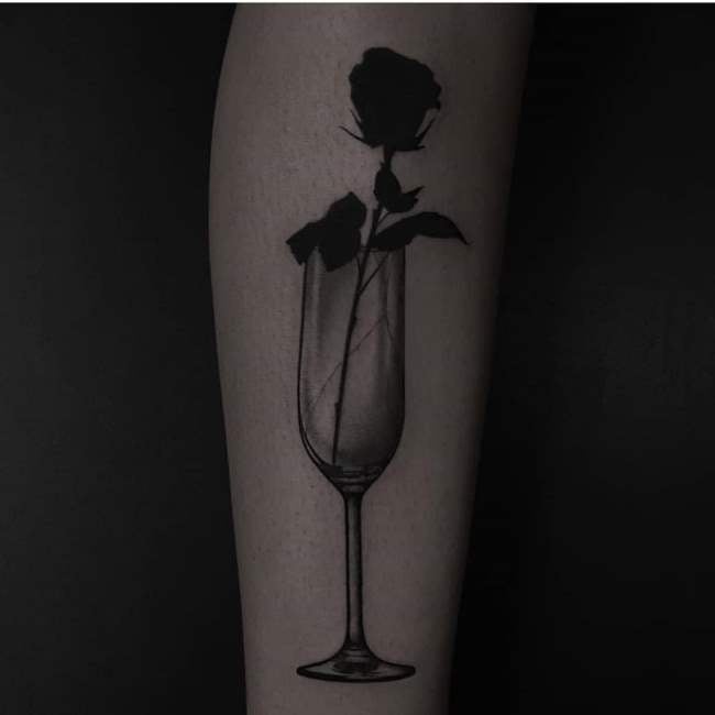 tattoo rosa negra 18