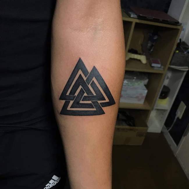 tattoo valknut 116