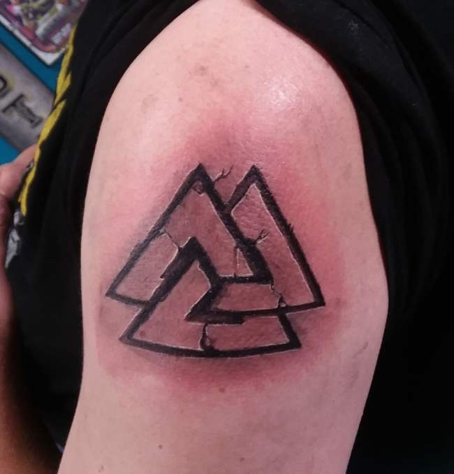 tattoo valknut 160