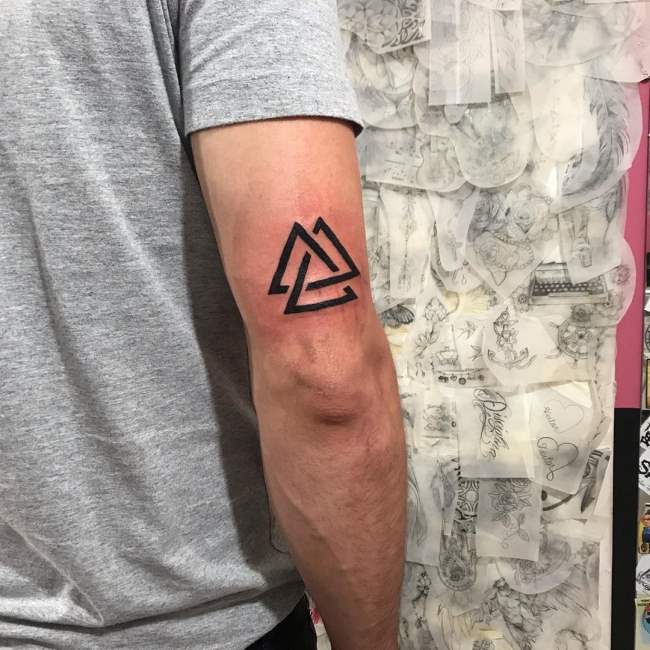 tattoo valknut 22