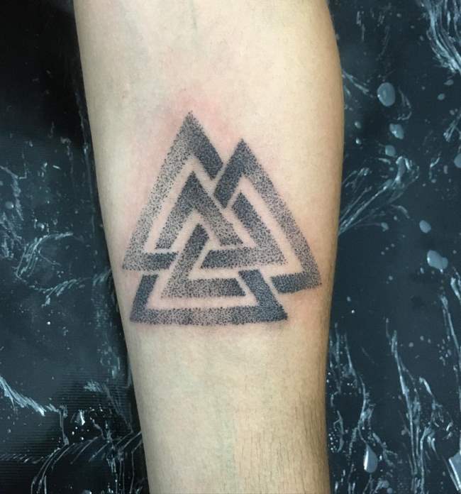 tattoo valknut 228