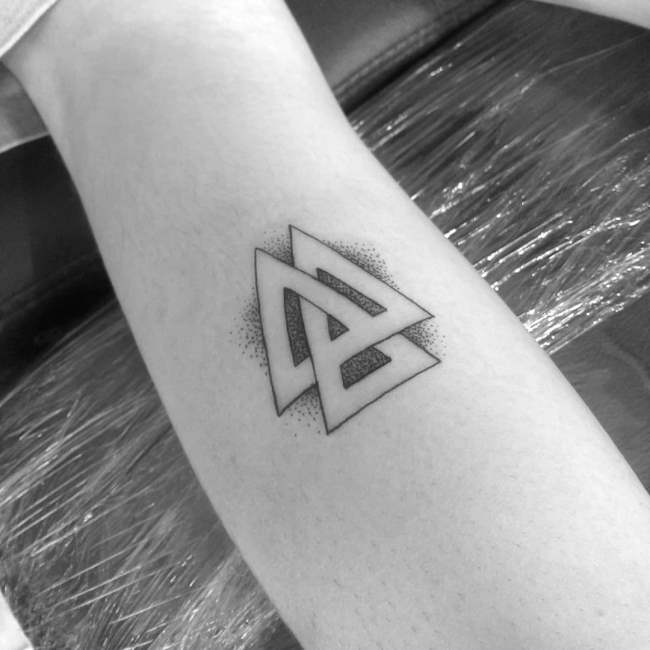 tattoo valknut 90