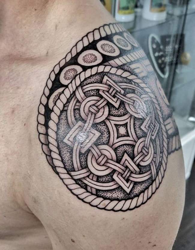 tattoo vikingo 374