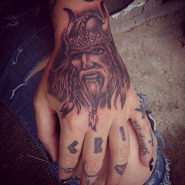 tattoo vikingo 532