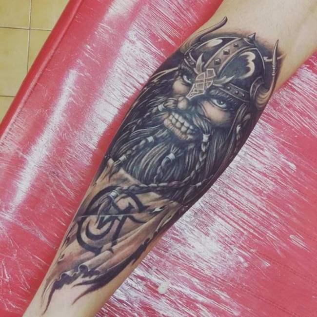 tattoo vikingo 552