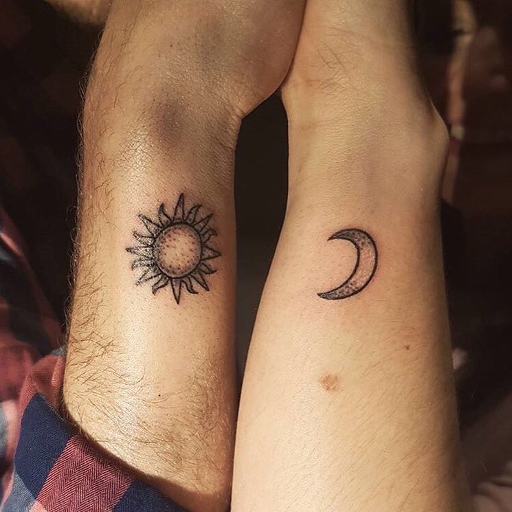 Que symbolise un soleil sur un tatouage ?