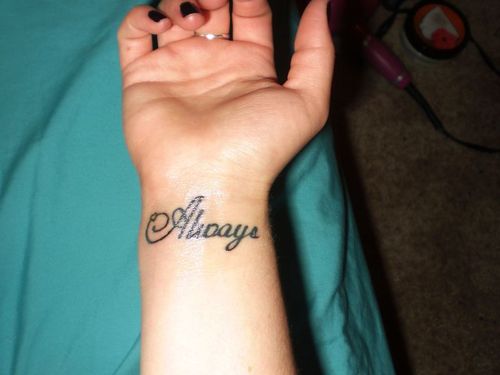 tatouages lettres 17