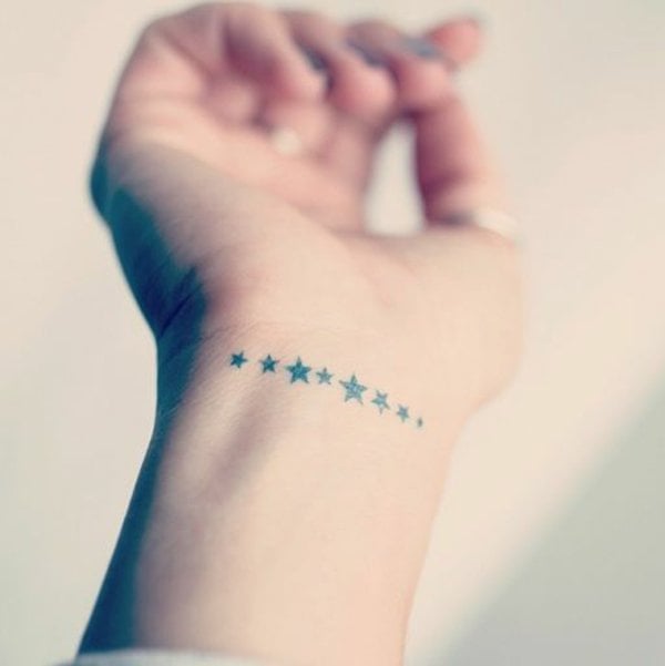 idee tatouage etoiles 220