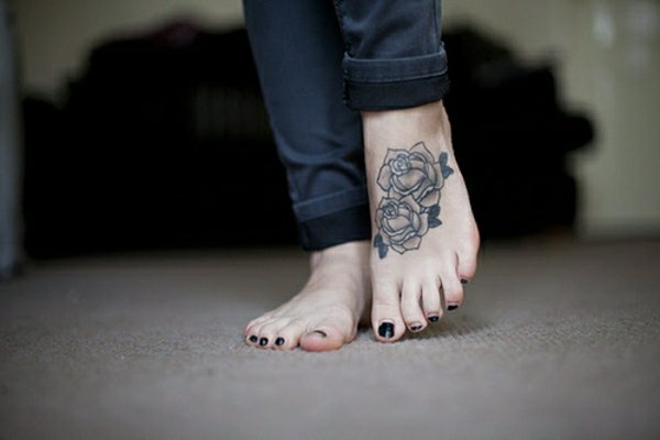 idee tatouage pied 302