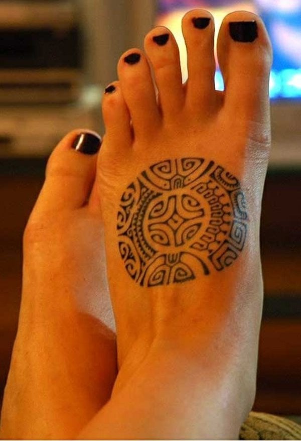 idee tatouage pied 326