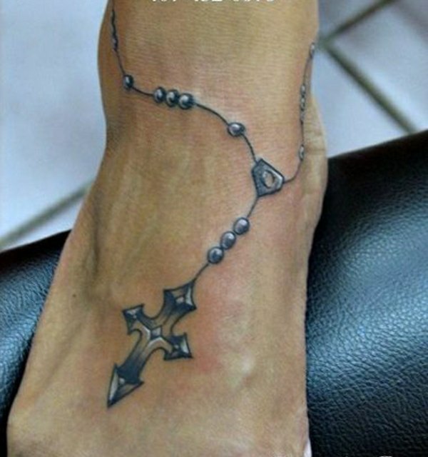 tatouage pied modele 132