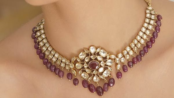 Que signifie rêver de bijoux ou de la perte de ceux-ci ?