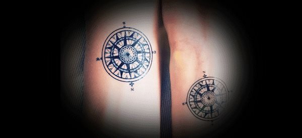 tatuajes de brujula, tatuajes para la muñeca