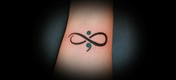 tatuaje de infinito para la muñeca