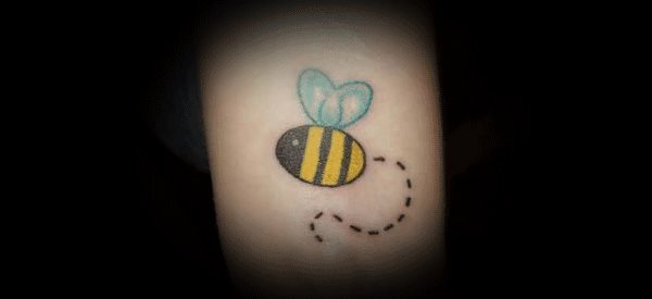 tatuaje de abeja