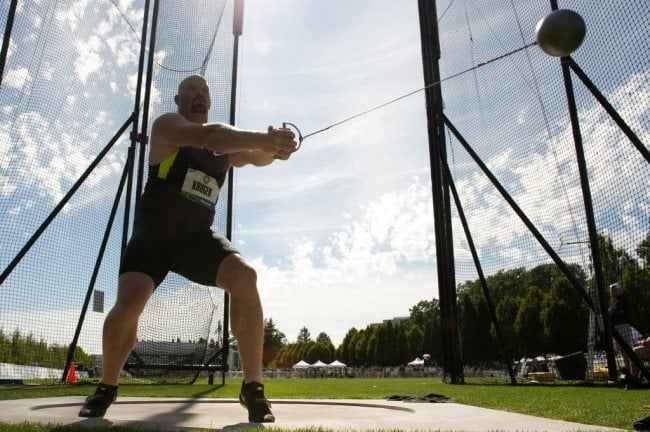 Quelles sont les mesures et le poids d'un marteau d'athlétisme ?