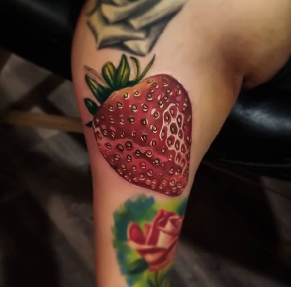 Que symbolise une fraise sur un tatouage ?