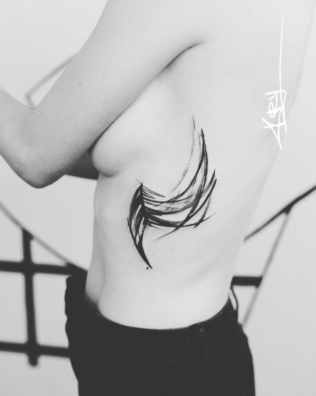 tattoo feminin ailes 31