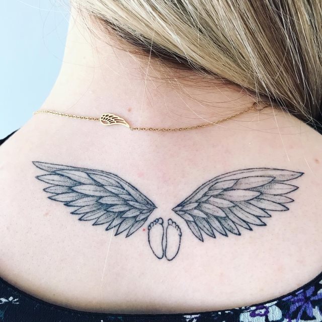 tattoo feminin ailes 38