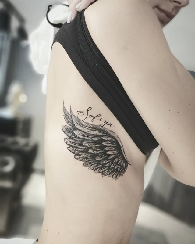 tattoo feminin ailes 51