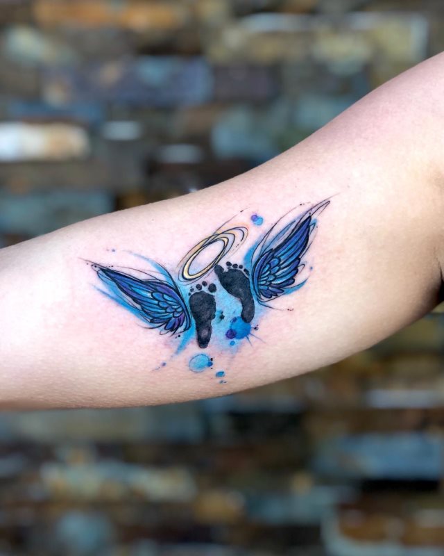 tattoo feminin ailes 52