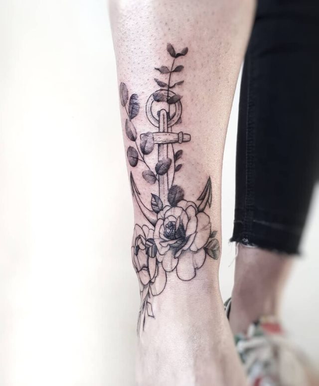 tattoo feminin ancre 26