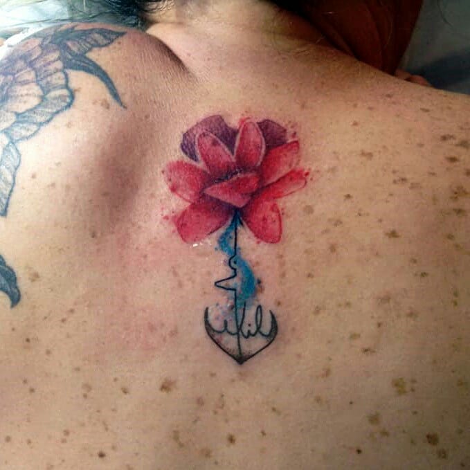 tattoo feminin ancre 40