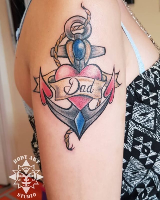 tattoo feminin ancre 41