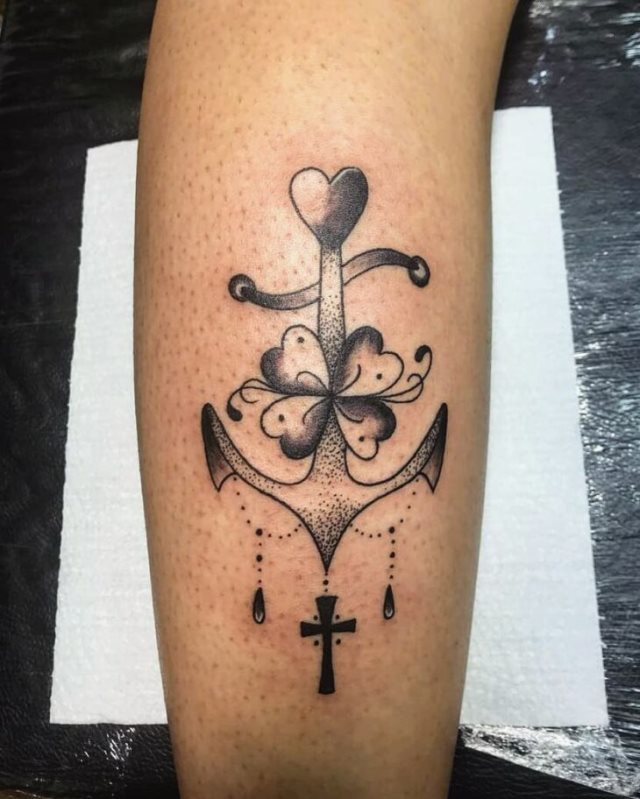 tattoo feminin ancre 49