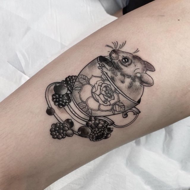 tattoo feminin animal 100