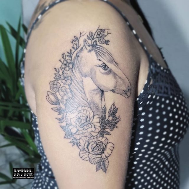 tattoo feminin animal 20