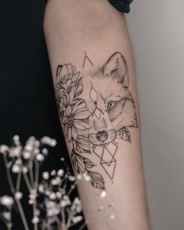 tattoo feminin animal 51